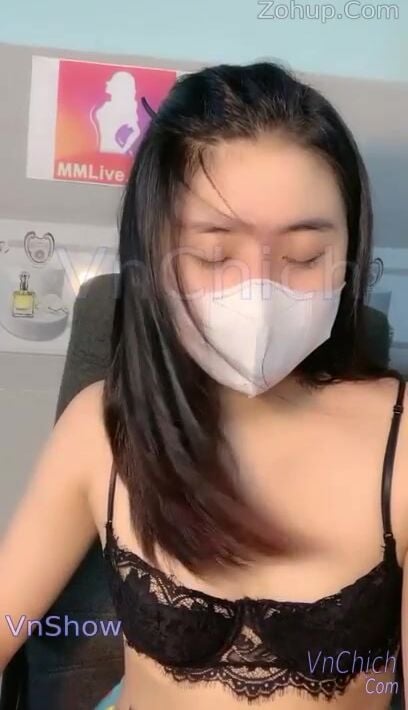 Quỳnh Ngọc khuôn mặt mới trong làng livestream sẽ, nhìn cũng ổn áp đấy